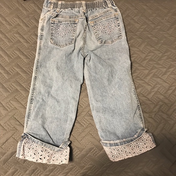 Faded glory brand, kids capris size 8 - Picture 2 of 2